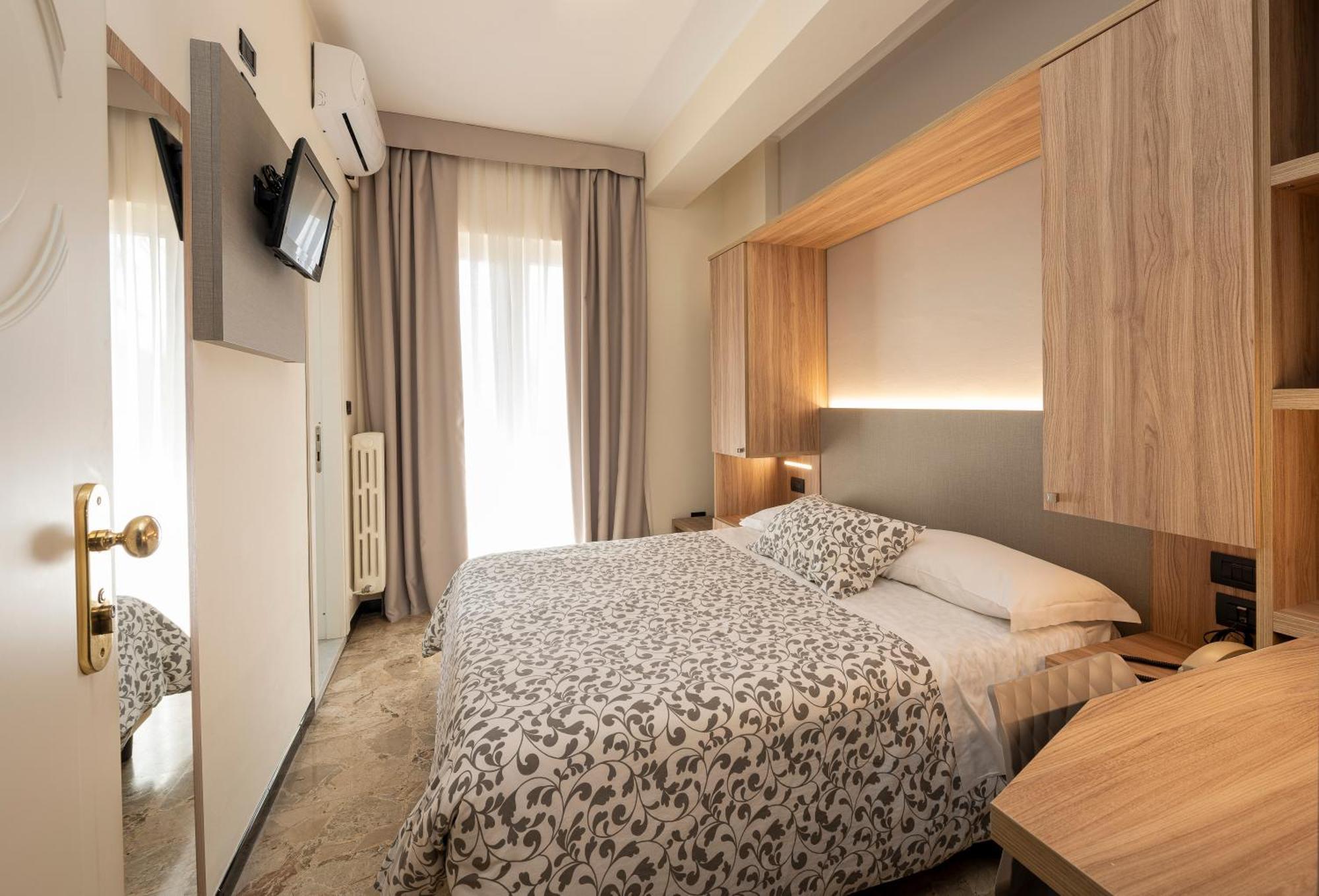 Hotel La Rotonda Cepagatti Exteriör bild