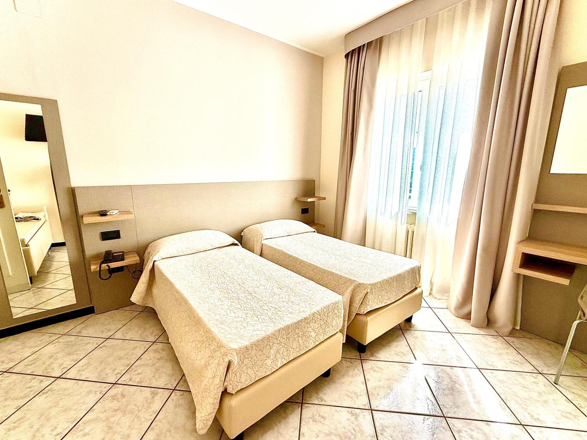 Hotel La Rotonda Cepagatti Exteriör bild